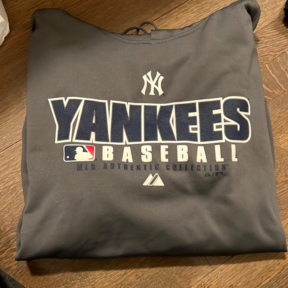 Grey yankee hoodie⚾️
